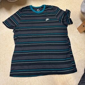 2013 Look Nike Men's Black and Teal Striped Tee